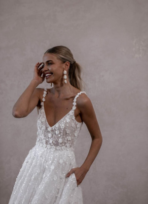 Lena 38/40  1.290 eur | pôvodná cena 3.000 eur   Lena 38/40  1.290 eur | pôvodná cena 3.000 eur
