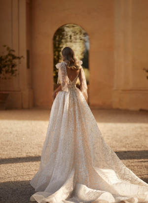 Romelia 34/38  1.100 eur | pôvodná cena 2.850 eur  