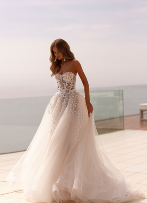 Roma 34/36 990 eur | pôvodná cena 2.450 eur Roma 34/36 990 eur | pôvodná cena 2.450 eur