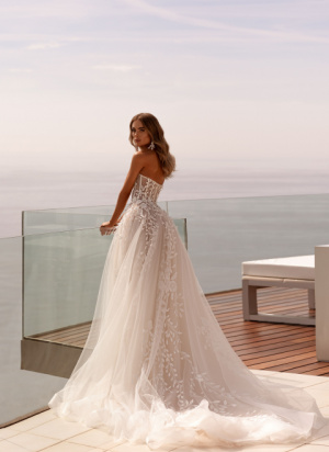 Roma 34/36 990 eur | pôvodná cena 2.450 eur Roma 34/36 990 eur | pôvodná cena 2.450 eur