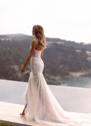 Emra 34/36  990 eur | pôvodná cena 2.450 eur 