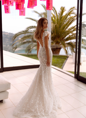 Noya 34/36 1.100 eur | pôvodná cena 3.450 eur Noya 34/36 1.100 eur | pôvodná cena 3.450 eur